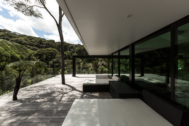 Modern Patio by Chris Tate Architecture