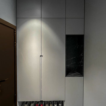 Minimalist Entry Storage with Integrated Handles – Modern Apartment, Moscow