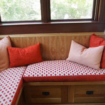 Patterned reversible cushions