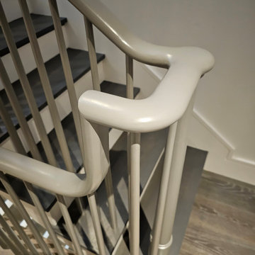Project #112 | Traditional Staircase with Continuous Rail System