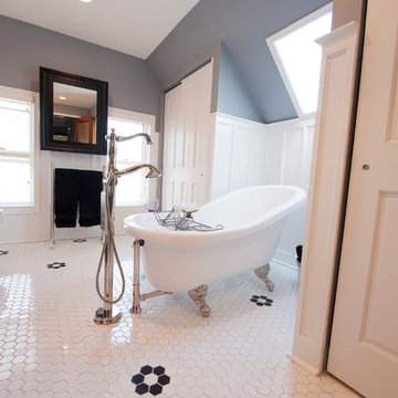 German Village Full Bath