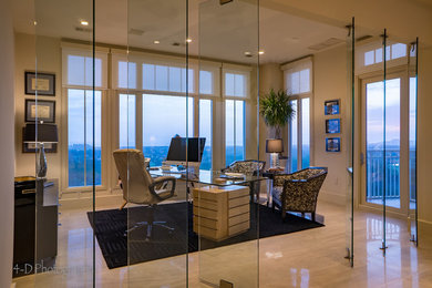 Home office - home office idea in Miami