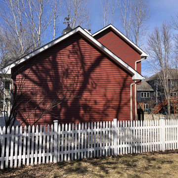 Norandex Cedar Knolls- Vinyl Siding- Firebrick Red