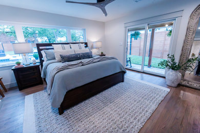Bedroom - bedroom idea in Austin