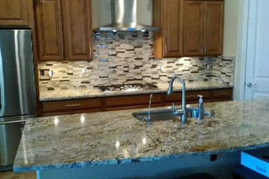 Kitchen - contemporary kitchen idea in Phoenix
