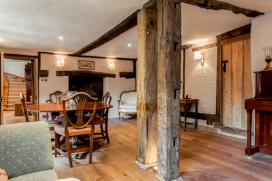 Design ideas for a traditional dining room.