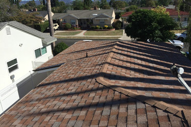 Example of a large southwest home design design in Los Angeles