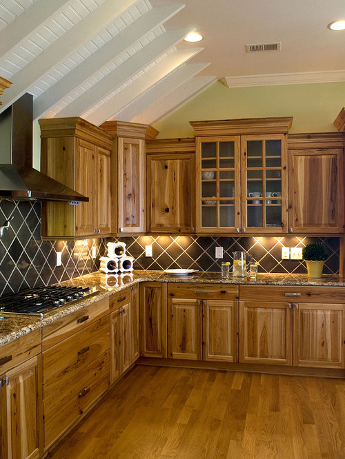 Hickory Cabinets Houzz   Ac9108d60d72d5b6 1711 W500 H666 B0 P0  Traditional Kitchen 