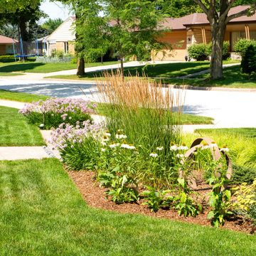 Mid-Century Mollica Front Landscape - Wauwatosa, WI