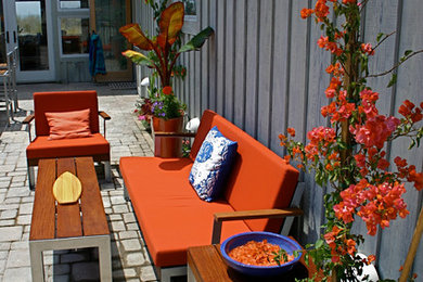 Inspiration for a modern patio remodel in San Francisco