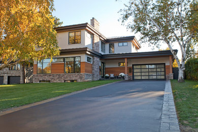 This is an example of a contemporary home design in Toronto.