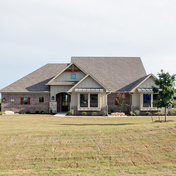 Farmhouse Craftsman with a Touch of Glam