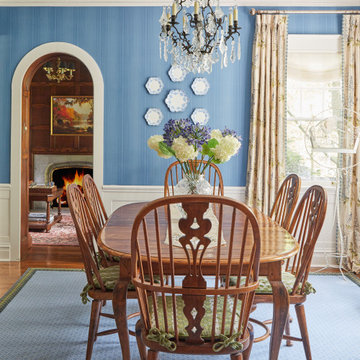 Traditional Dining room in blues and greens
