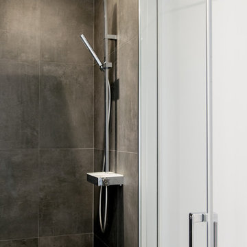 Une salle de bains pratique