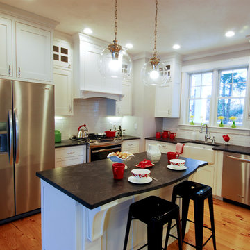 Lakefront Cottage-Kitchen