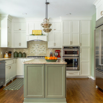 Traditional Serene Kitchen