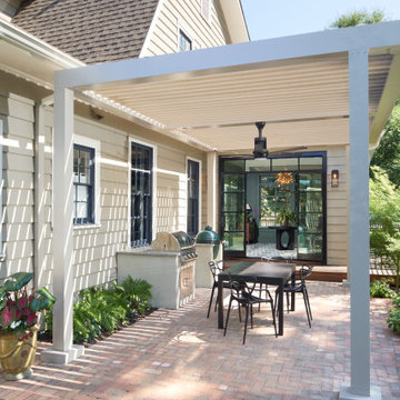 Deluxe outdoor living space