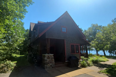 Inspiration for a craftsman home design remodel in Minneapolis