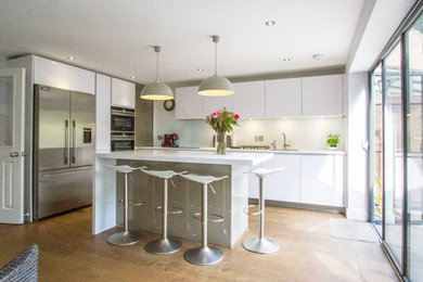 Design ideas for a large contemporary kitchen in London.