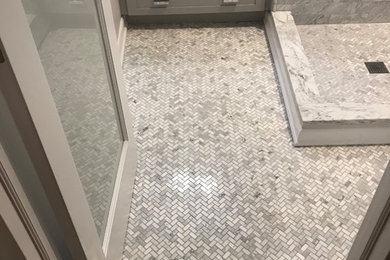 Example of a transitional bathroom design in Philadelphia