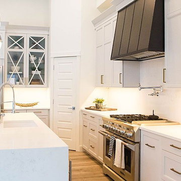 Fresh and Clean Transitional Kitchen