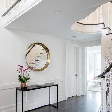 Vibrant Transitional Interior in Oakridge