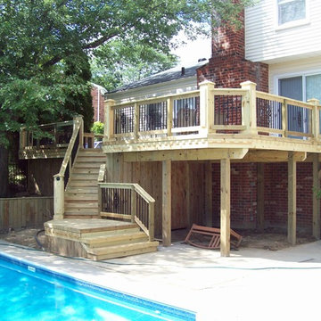 Pressure Treated deck with diamond dental molding & Diamond King Post,