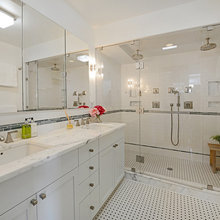 Lee's Bathroom