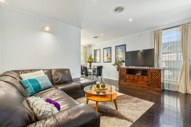 Mediterranean living room in Melbourne.