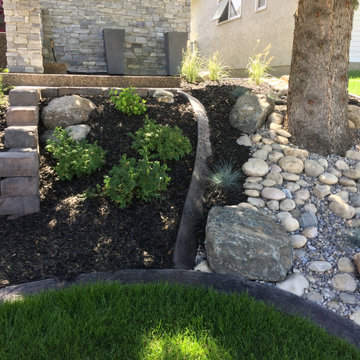 Valliant Drive Retaining Wall Planters