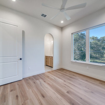 Spanish: 3,430 ft², 4 BR/3.5 BA/1 ST