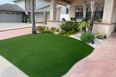 Inspiration for a modern home design remodel in Los Angeles