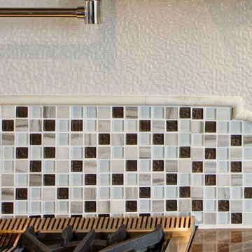 Contemporary-Traditional Interpretation Home