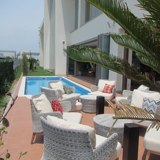 福岡の長方形ビーチスタイルのおしゃれな横庭プールの写真