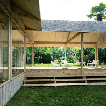 Extension dans un jardin