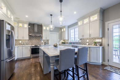Transitional kitchen photo in Philadelphia