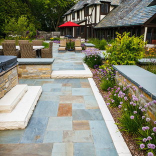 Traditional Bluestone Patio - Fox Point