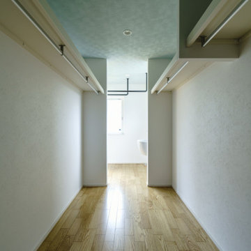 山遊びを楽しむ土間で繋がる平屋