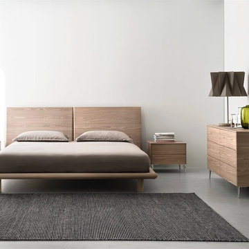 Sierra Wood Bed - Natural Frame + Natural Headboard, Boston Nightstand, and Bost
