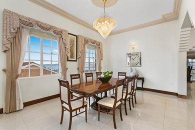 This is an example of a dining room in Wollongong.