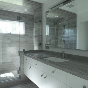 Full Suite Bathroom
