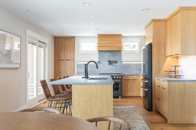 Example of a 1950s kitchen design in Other