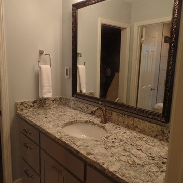 Sandpoint Jack & Jill Bathroom