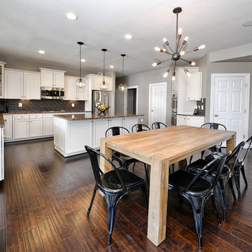 Modern Kitchen / Modern Industrial