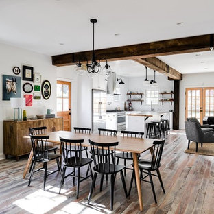 リッチモンドのトランジショナルスタイルのLDKの画像 (白い壁)