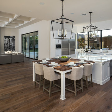 KITCHEN / FAMILY ROOM