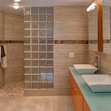 Master Bathroom & Walk-in Shower