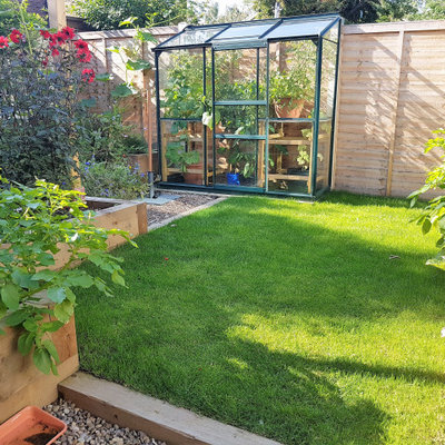 Greenhouse - small scandinavian detached greenhouse idea in Other