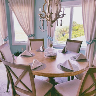 Inspiration pour une salle à manger marine.