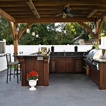 Superb outdoor kitchen idea